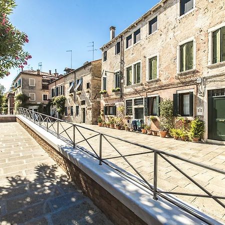 Lovely Venetian Apartment Exterior photo
