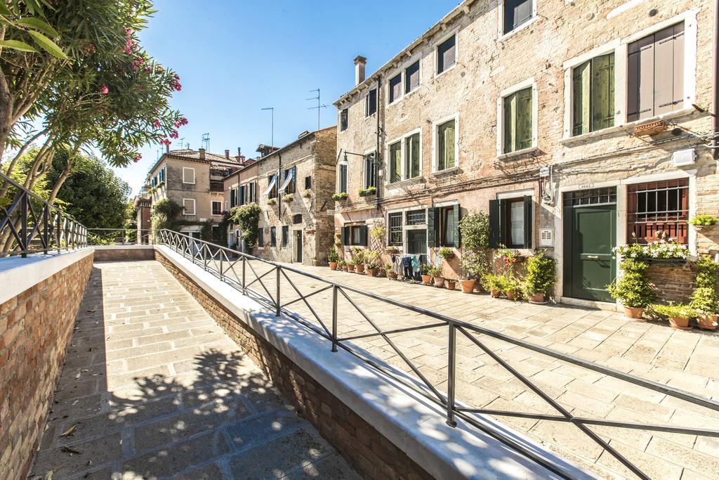 Lovely Venetian Apartment Exterior photo