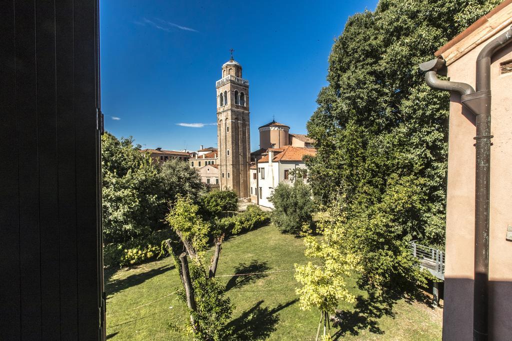 Lovely Venetian Apartment Exterior photo