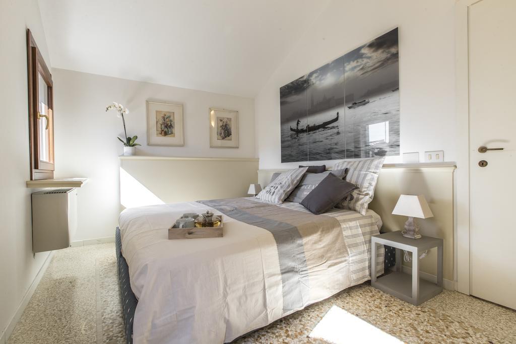 Lovely Venetian Apartment Exterior photo