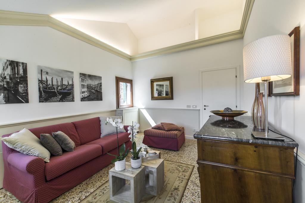 Lovely Venetian Apartment Exterior photo